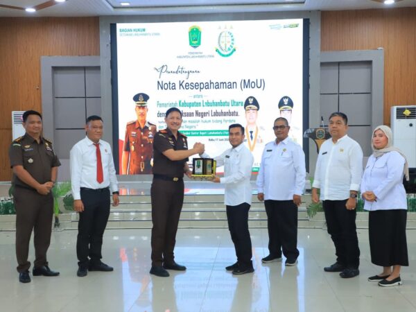 Pemkab Labura dan Kejari Labuhanbatu Perkuat Kerja Sama Penanganan Hukum Perdata dan Tata Usaha Negara