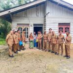 PEDULI WARGA, PEMDES GUNUNG MELAYU SALURKAN BANTUAN SEMBAKO KEPADA IBU NGATINI KORBAN PENCURIAN